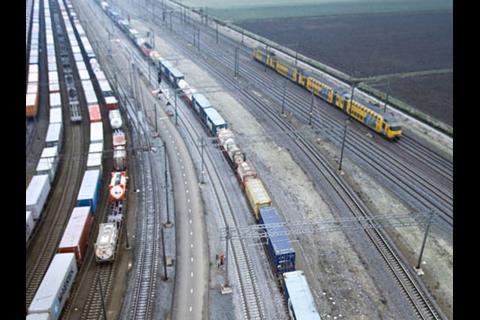 It is planned that an RRF locomotive will run approximately 100 km from the port of Rotterdam to the CUP Valburg freight terminal using ATO.